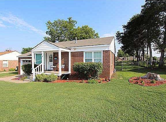 2nd image of 1217 Circle Dr
