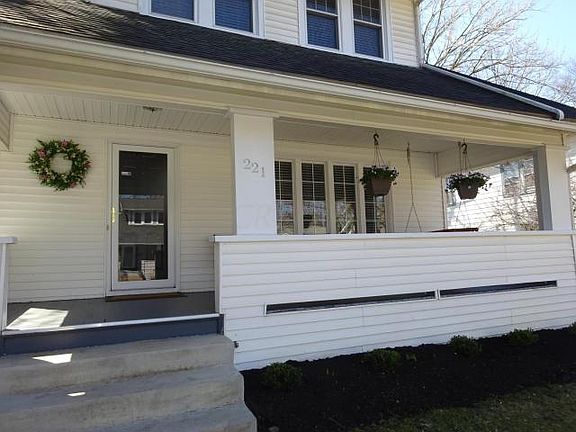 2nd image of 221 Clinton Heights Ave