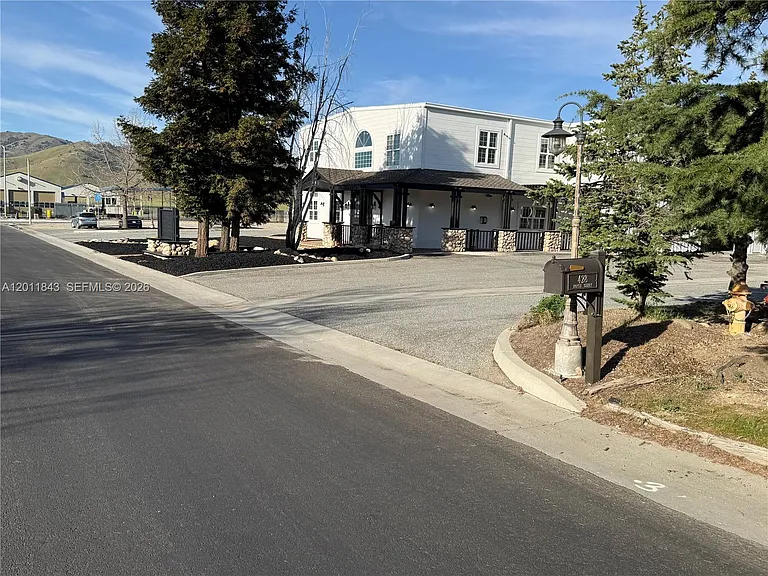 428 N Curry St — Photo 37
