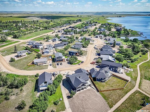 4th image of 38 Willow LANE