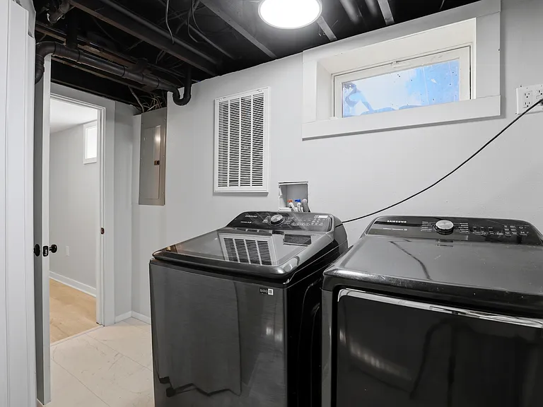 4714 N Elm St — Photo 40