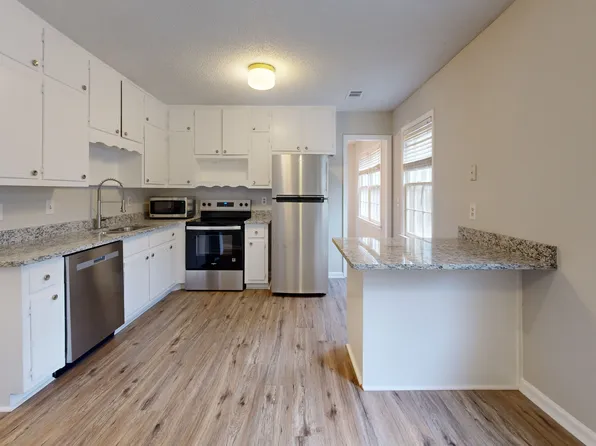 460 Oakland Ridge Ct, Lawrenceville, GA 30044