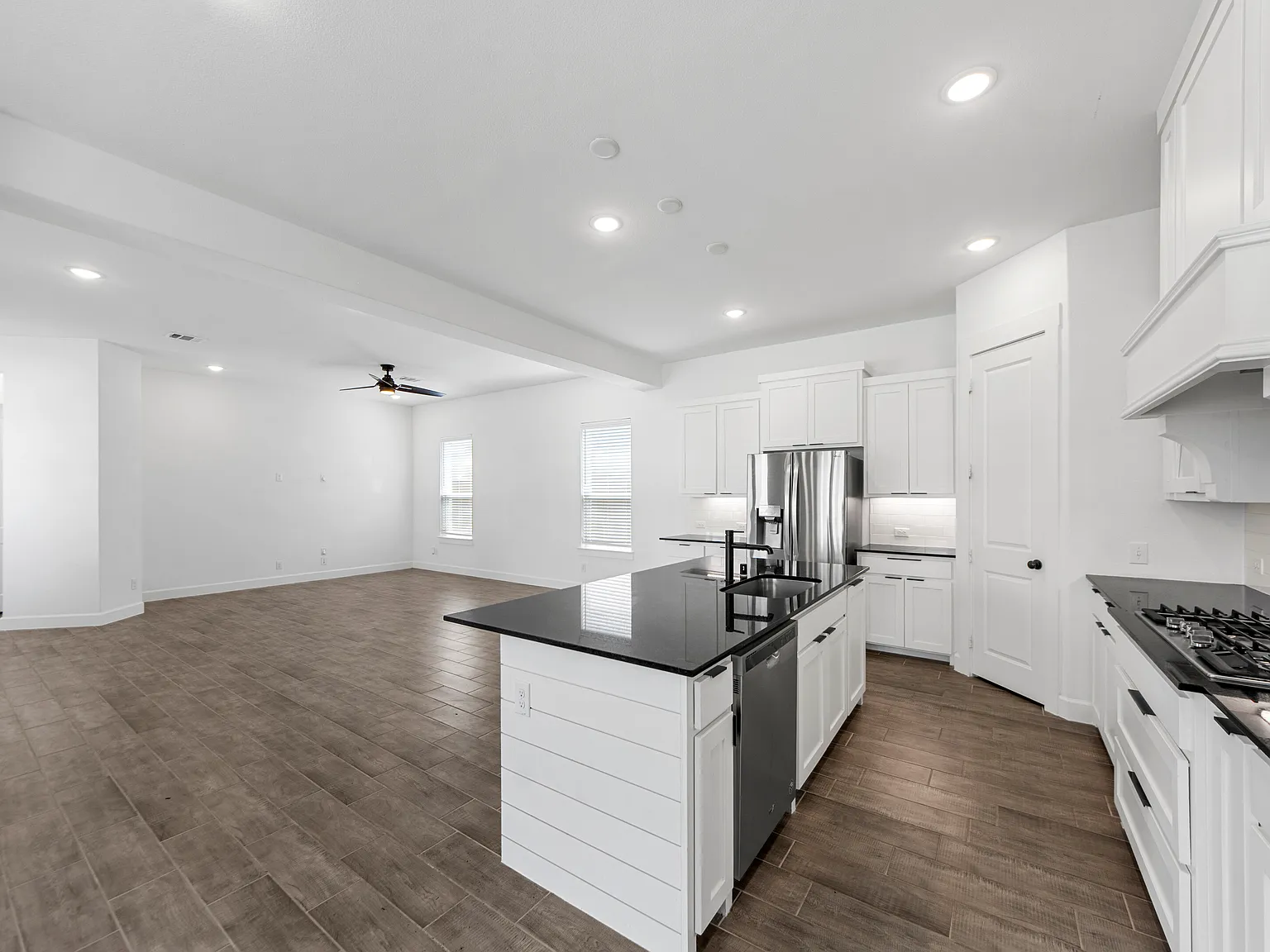 4 bed, 3097 sqft, $3,495 — Photo 3