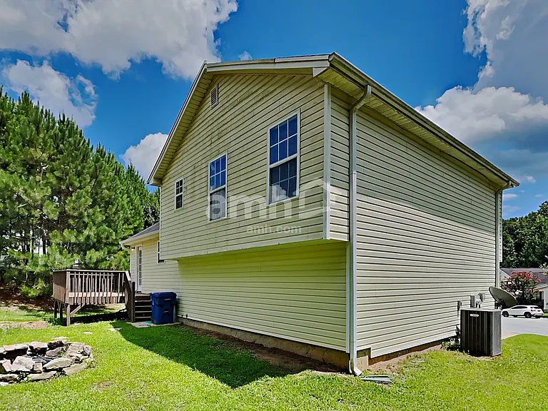 220 Remington Ct — Photo 21
