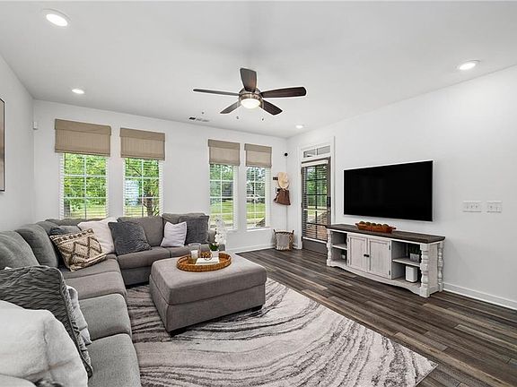4th image of 149 Devore Rd #405