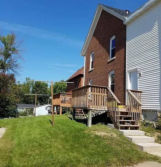 87 S Hill St — Photo 2