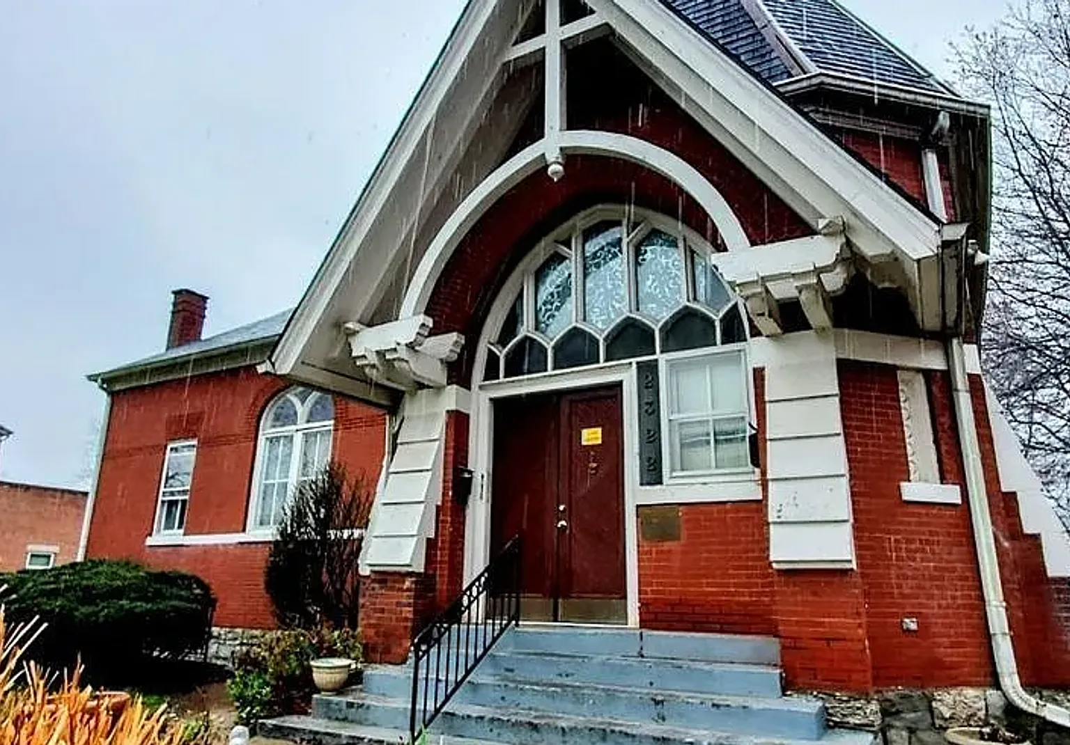 2322 W. Chestnut — Photo 1