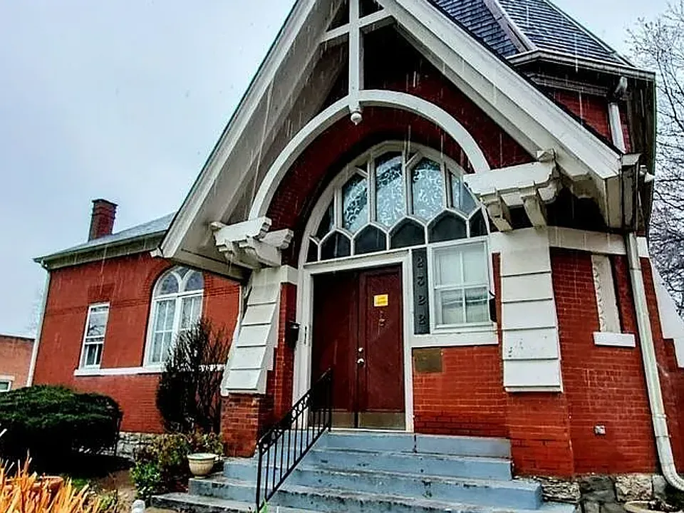 2322 W. Chestnut
