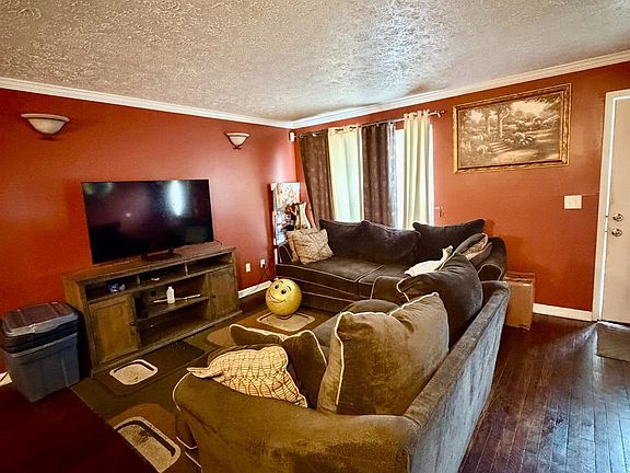 3rd image of 11541 Folkstone Dr