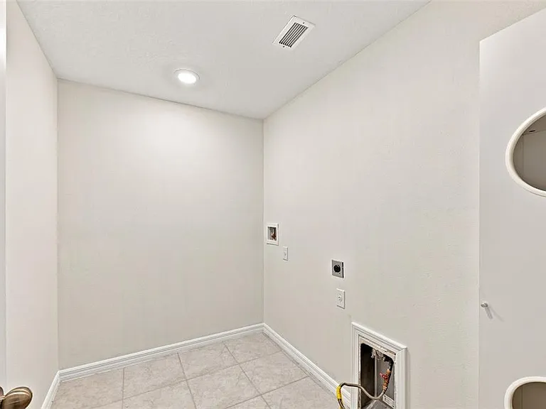 9454 Channing Hill Dr — Photo 36