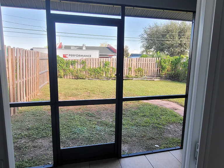 11232 Pendleton Ave — Photo 28