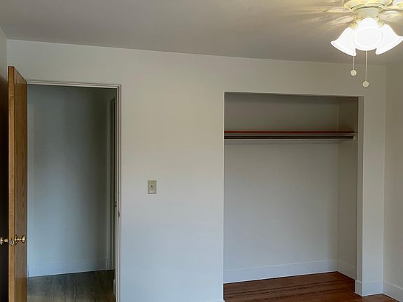 5th image of 1800 Fremont Ave N #203