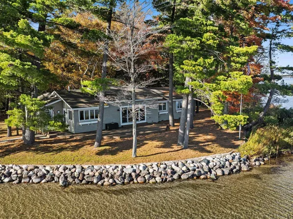 620 Lakewood Rd, Traverse City, MI 49685