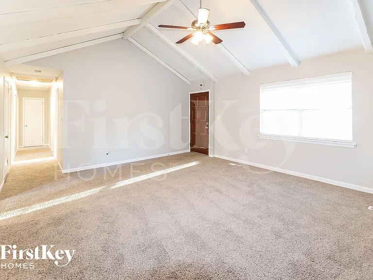 601 Carson Crest Cir — Photo 4