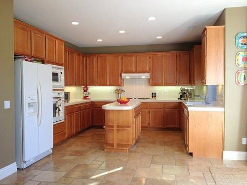 2nd image of 1530 Crescent Pl