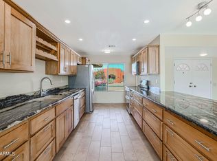 11073 W Edgewood Dr, Sun City, AZ 85351