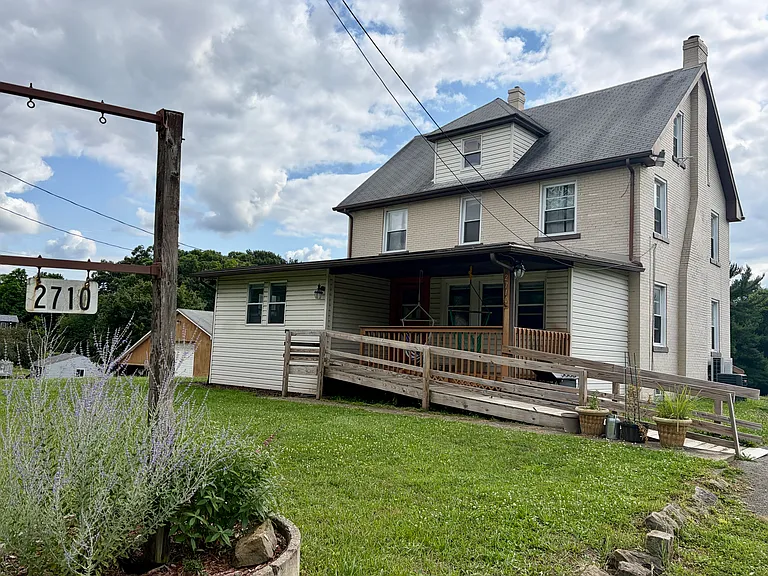 2710 Brighton Rd — Photo 1