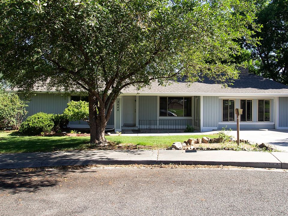1st image of 2044 Sandalwood Ct