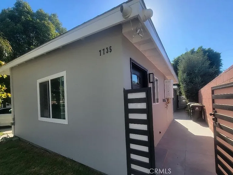 7735 Rhea Ave — Photo 2
