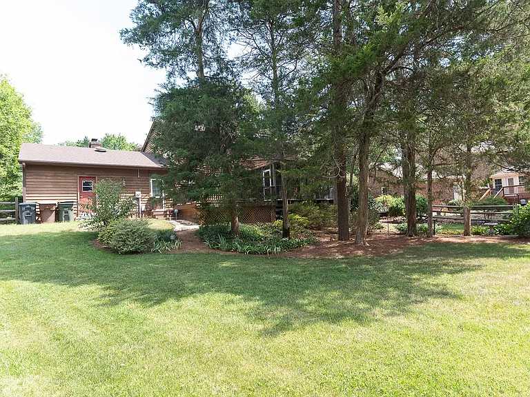 5517 Robinridge Rd — Photo 49
