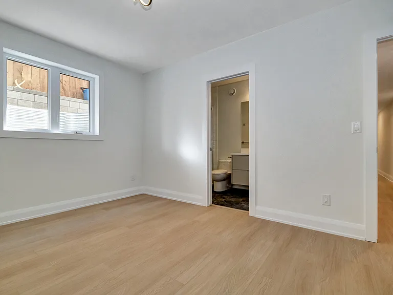 533 Broadhead Ave #B — Photo 6