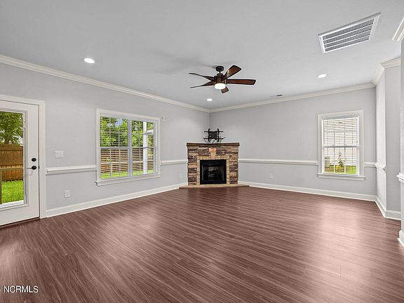 5th image of 1816 Cambria Drive #B