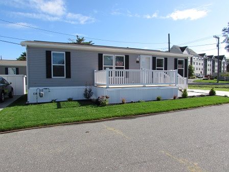 8 Easy Street EHT, NJ