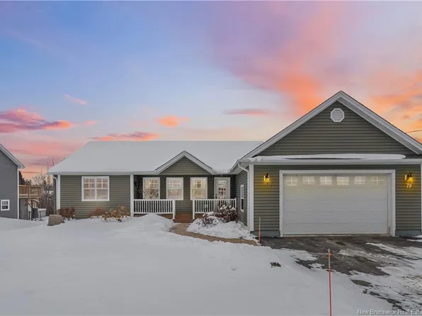79 Parkin St, Salisbury, NB E4J 2N3