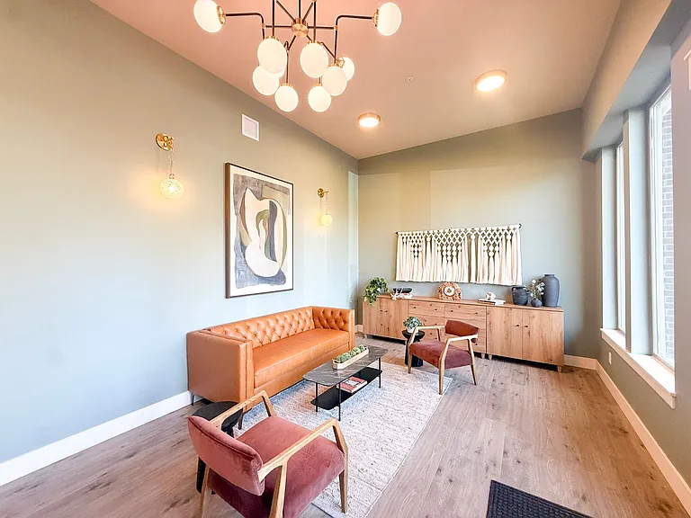 Modern Luxury Downtown Apartment ~ Osprey Point — Photo 53