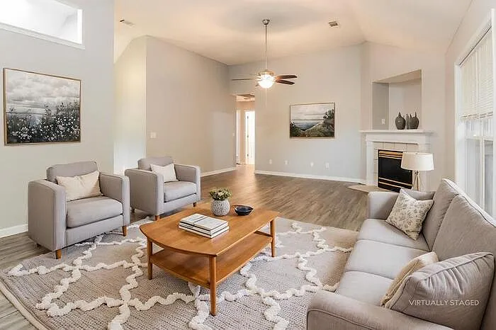 6409 Deerwood Pl — Photo 4