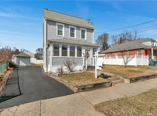 14 Alenier St, Hamden, CT 06514