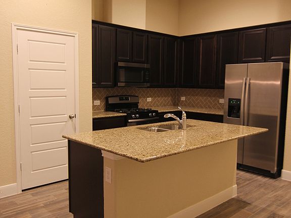 3rd image of 1225 Old Fm 306
