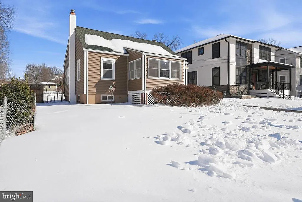 3 bed, 1.0 bath, 985 sqft, $3,250 — Photo 3