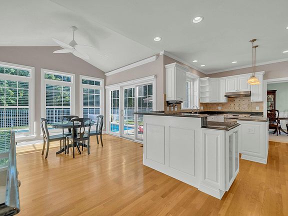 5th image of 2097 Quail Creek Blvd