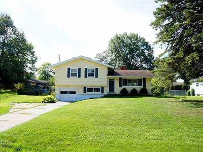 2305 Kenilworth Rd, Jackson, MI, 49203
