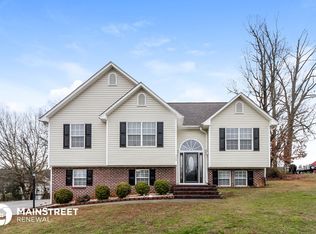 556 Twin Valley Dr, Clemmons, NC 27012
