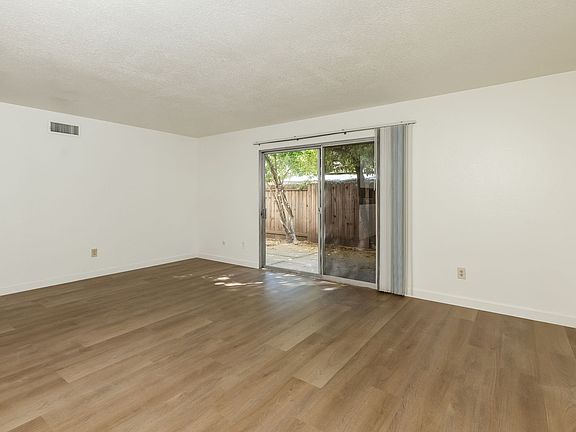 5th image of 2354 Heidi Pl APT 1