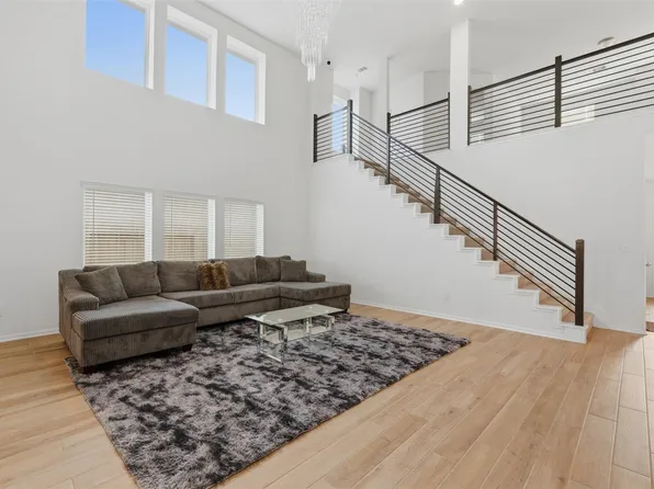 14348 High Hill Dr, Conroe, TX 77303