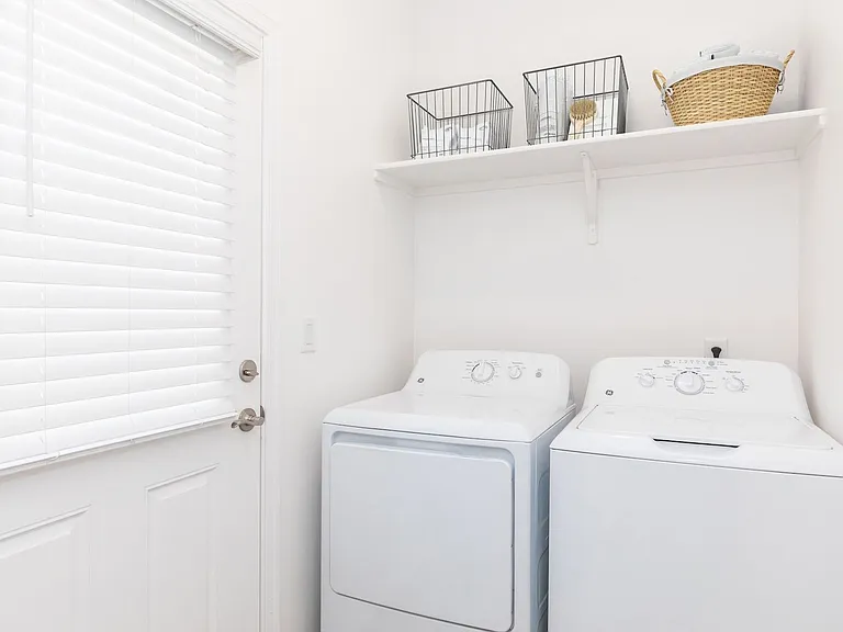 San Junipero Townhomes — Photo 43