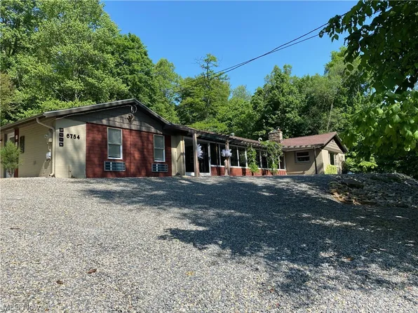6754 Winfield Strasburg Rd NW, Strasburg, OH 44680