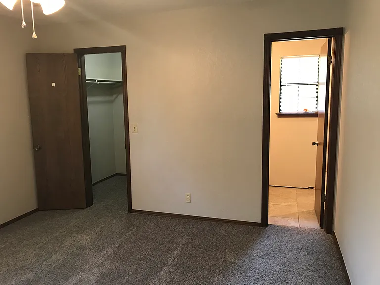 2701 Belknap Ave #2701 — Photo 5