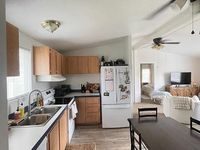 364 E Mill Rd — Photo 7