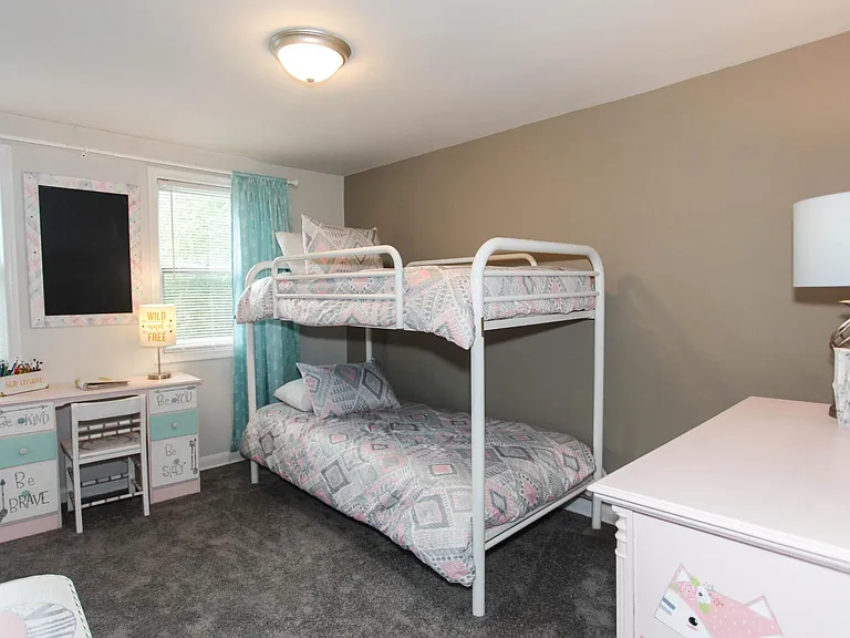 College Gardens Apartments and Townhouses — Photo 7
