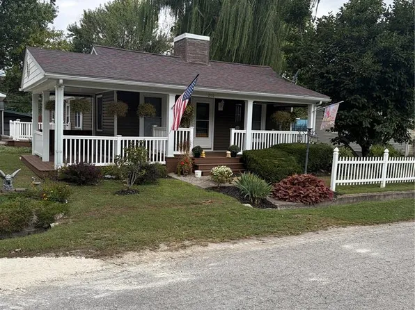 210 S Main Cross St, Bowling Green, MO 63334