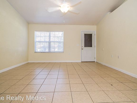 3rd image of 1240 NE 20th St