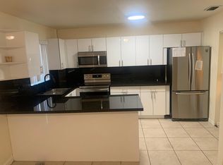 925 SW 8th St #D, Hallandale, FL 33009