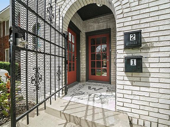 4th image of 2301 Wentworth St #2
