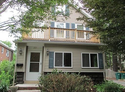 1st image of 221 Winter St #1