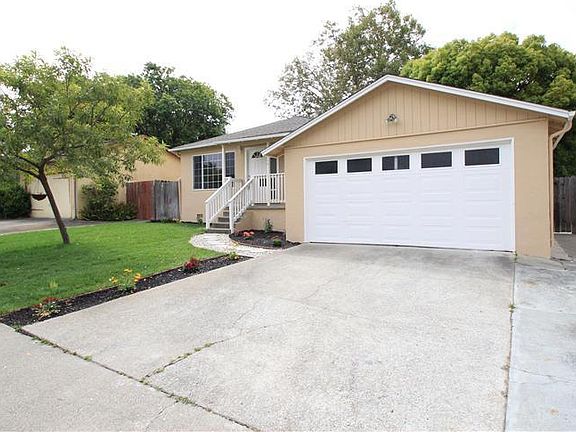 3rd image of 1209 Sereno Dr