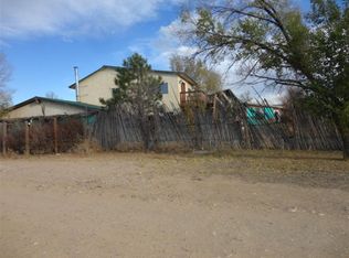 29 Amorak Rd, Ranchos De Taos, NM 87557